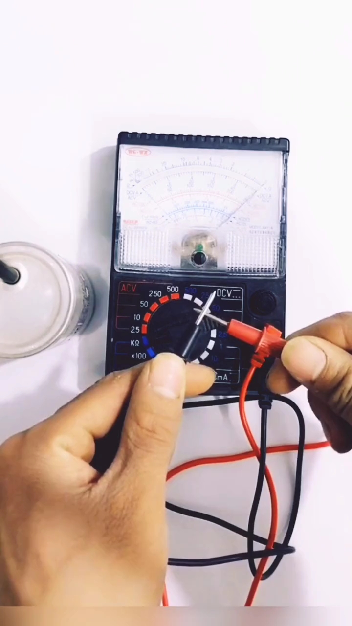 指针万用表测量电容