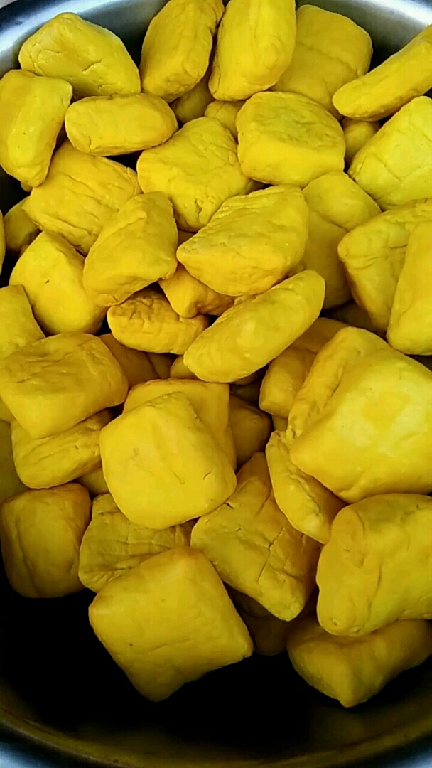 云南有名的宣威倘塘黄豆腐,生吃都很美味-度小视