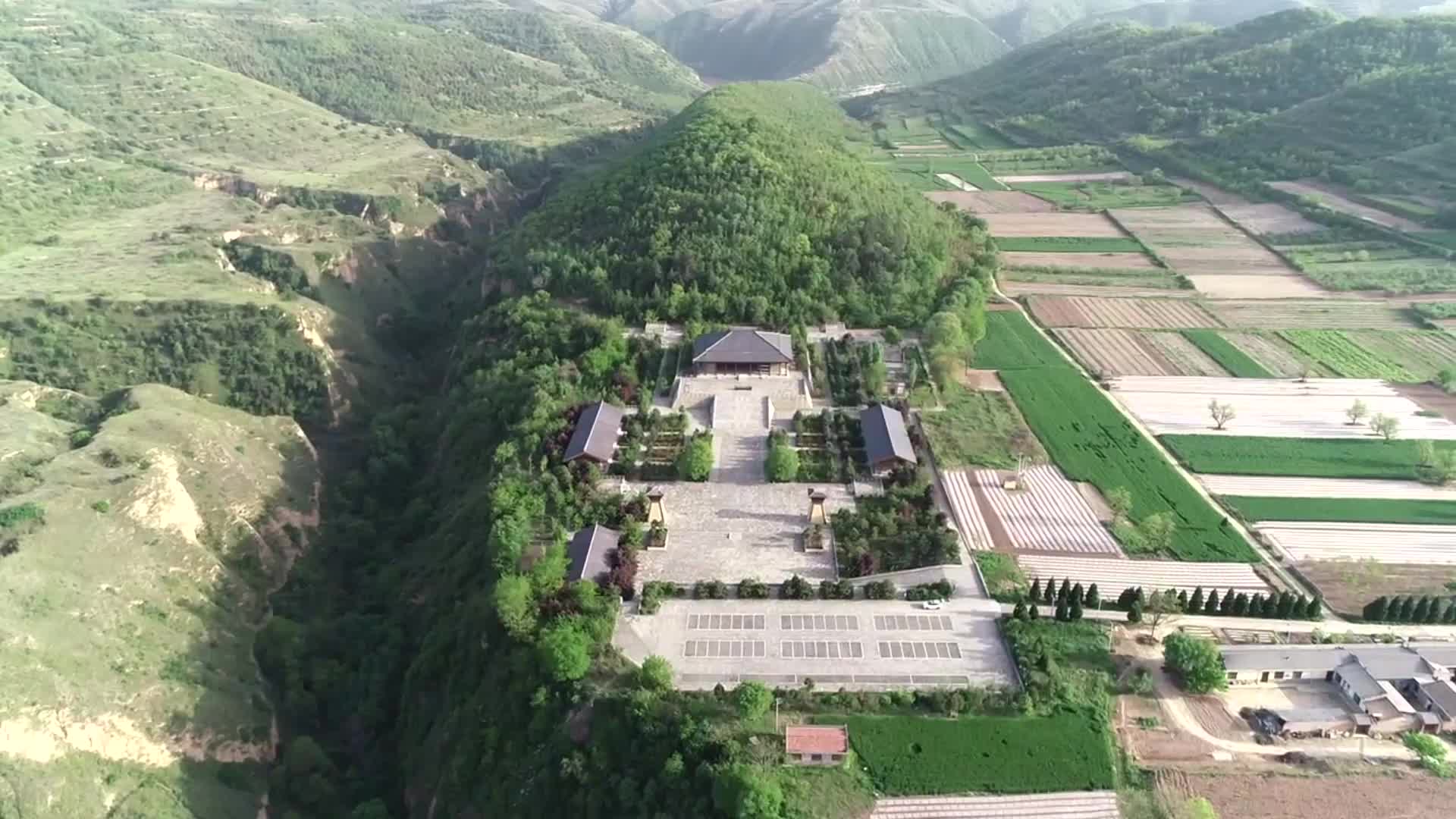 彬州市:航拍公刘墓.周墓蟠龙,金盆养鱼穴