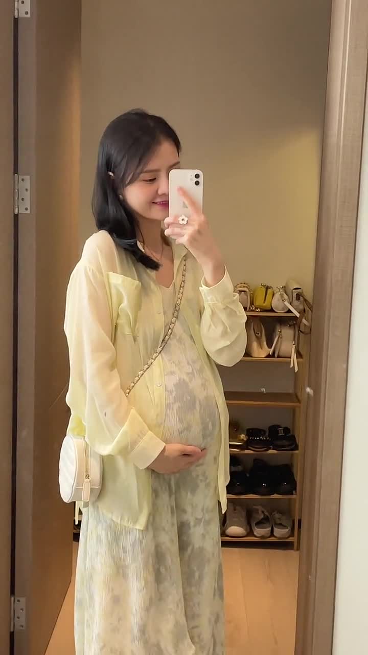 怀孕不能剪头发,会把肚子里的男孩子剪成女孩子,我想要男孩,所以一直