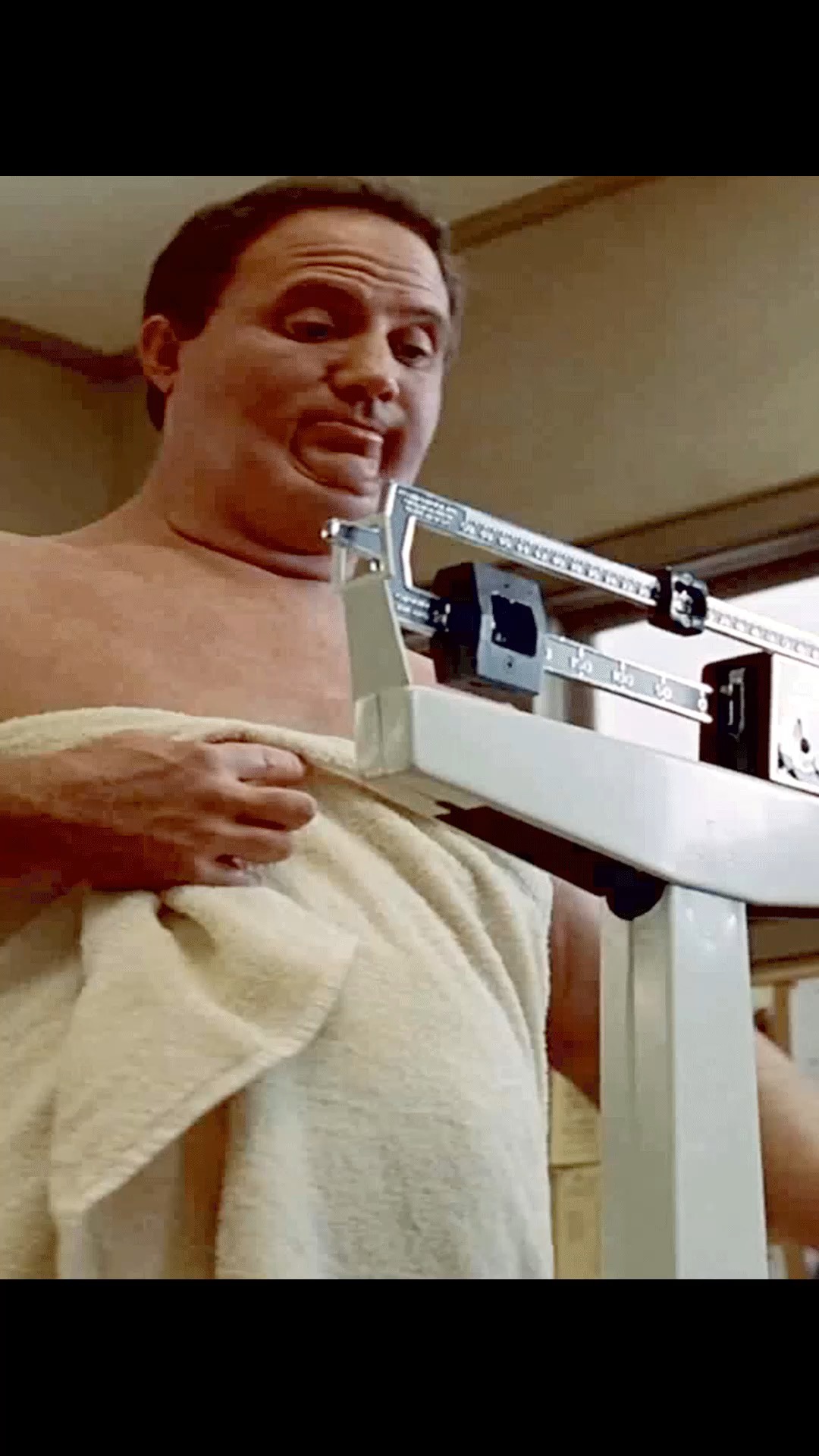 300斤胖子被人摸脸从此越吃越瘦体重暴瘦不成人样电影