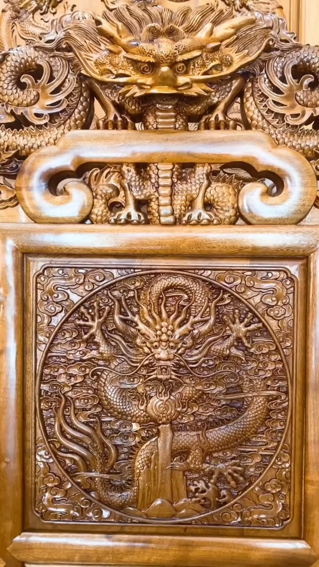 古代天子的九龙宝座,太震撼了.