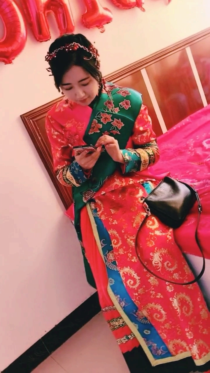 土族新娘太美了
