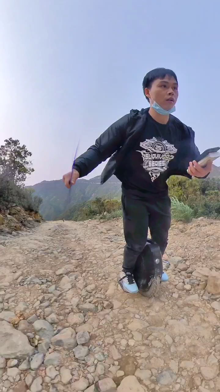 作为一个有灵魂的骑手,是能骑的地方绝对不推车.