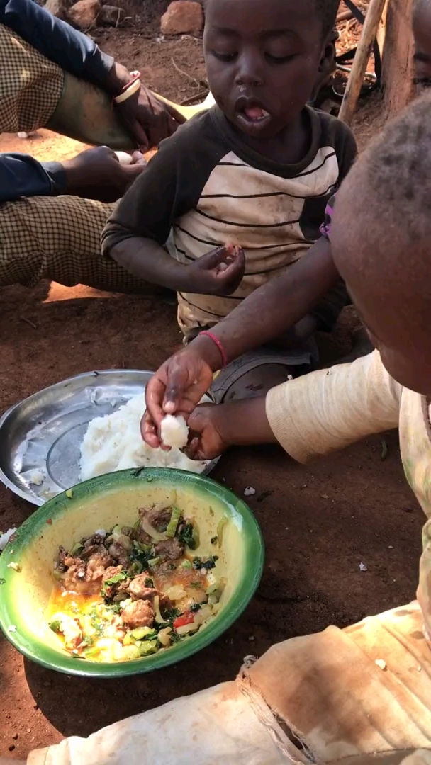 贫民窟,看看吃饭的环境