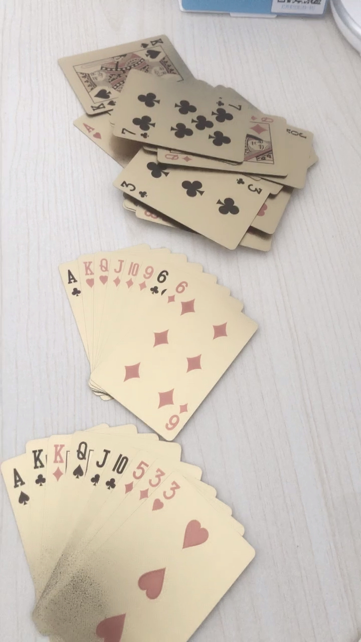 跑得快 红桃三先出牌 你们认为谁能赢-度小视