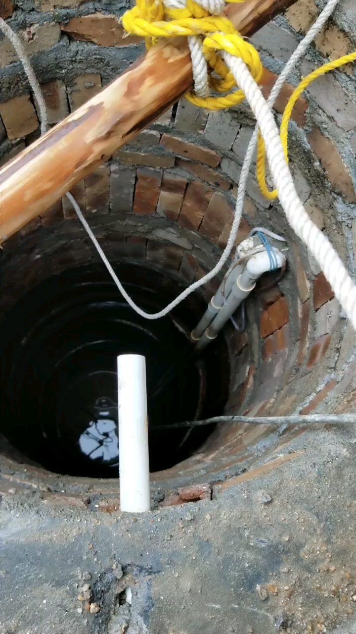 墙体开裂、坑洼积水这个平房区汛期太让人胆战心惊了