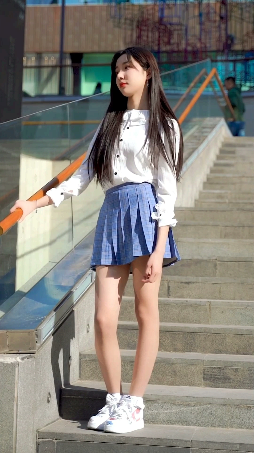 没有滤镜,1米8大长腿来了