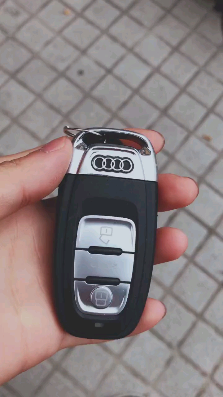 奥迪a8的钥匙竟然跟兰博基尼通用?认真的吗