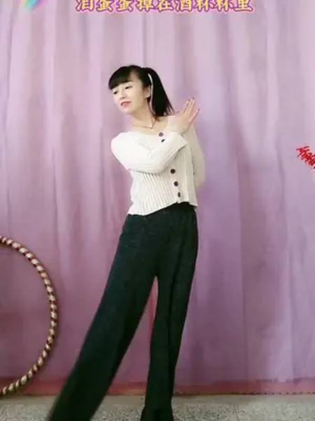 本圈全体成员 这么冷的天,把我气质都冻没了,谁给我买个袄,我就跟谁跑