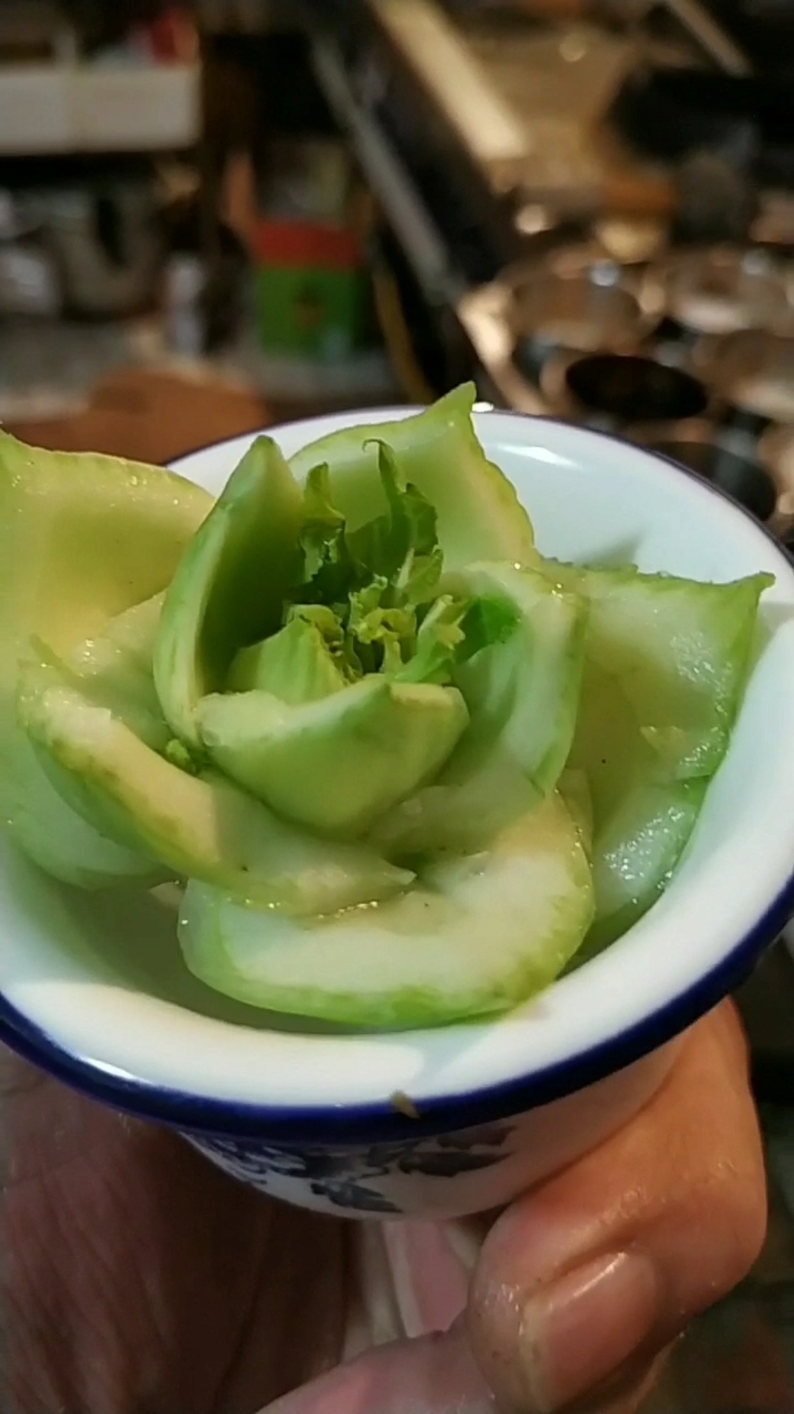 寻找最牛手艺人#油菜的最美切法你学会了吗