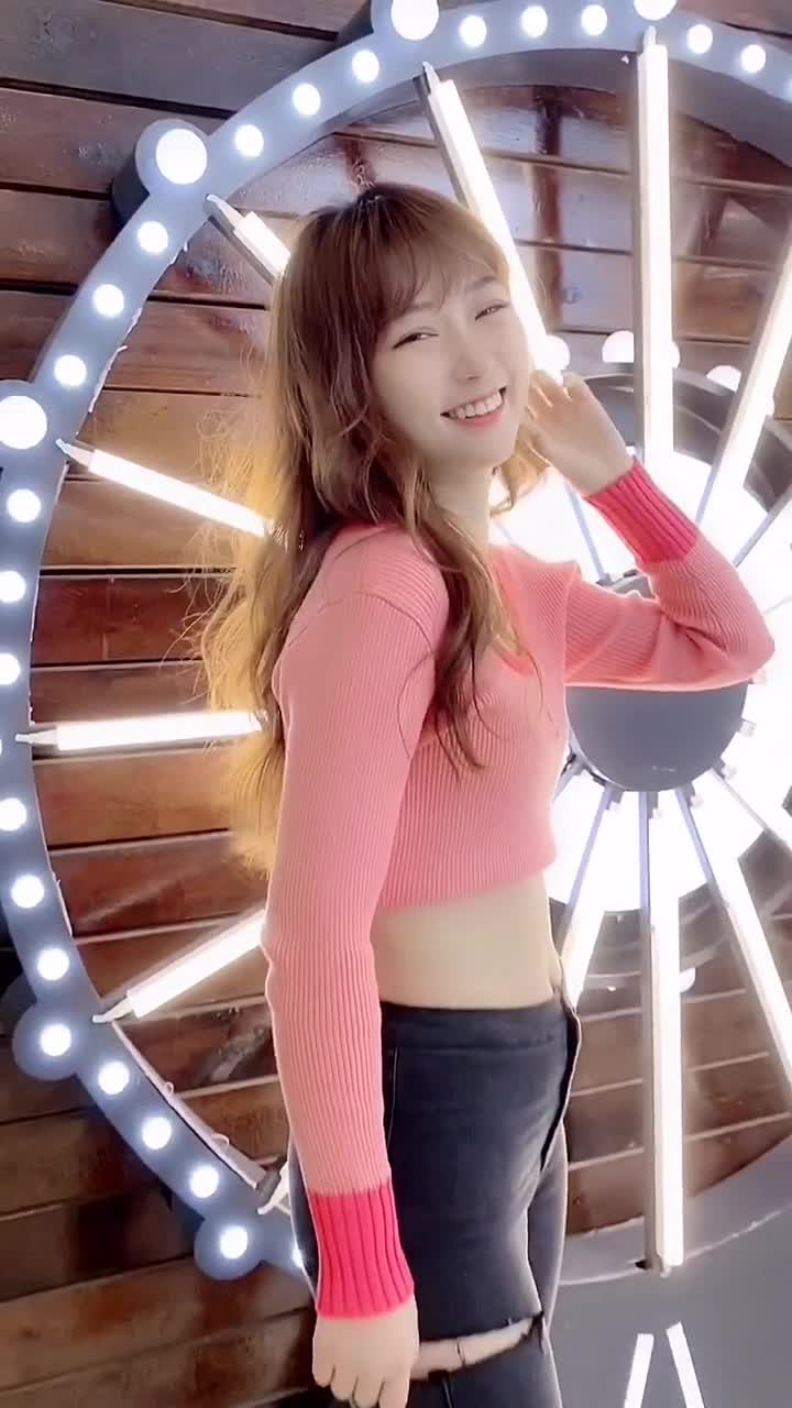 美女白白胖胖没有烦恼的小姐姐,是你们的理想型吗