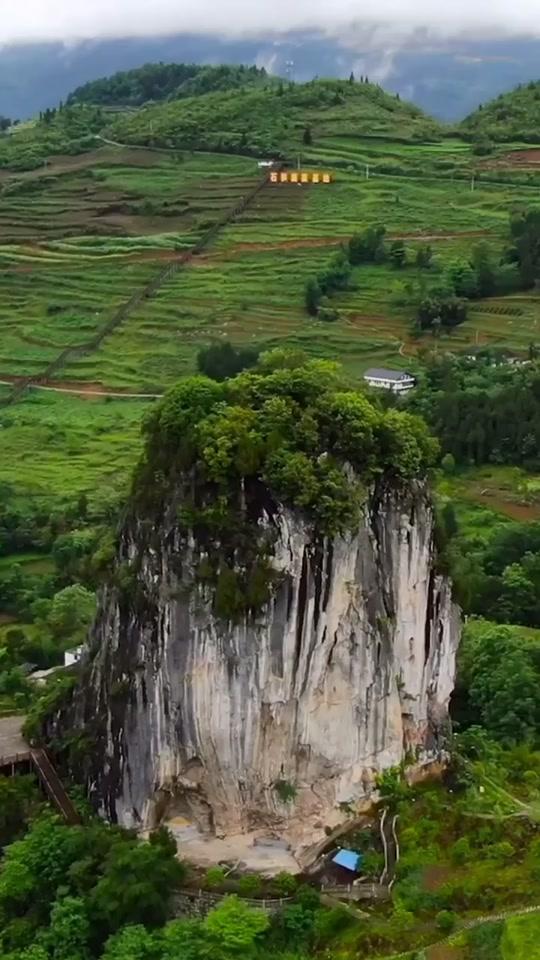 这座石头山像不像大白菜