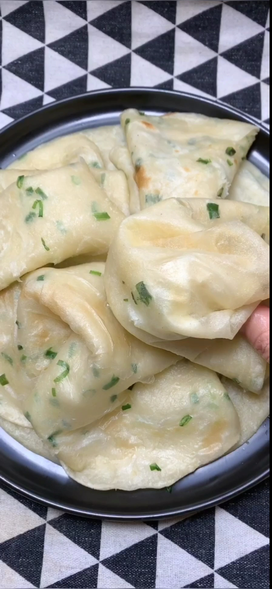 家常葱花饼做法凉了也不硬