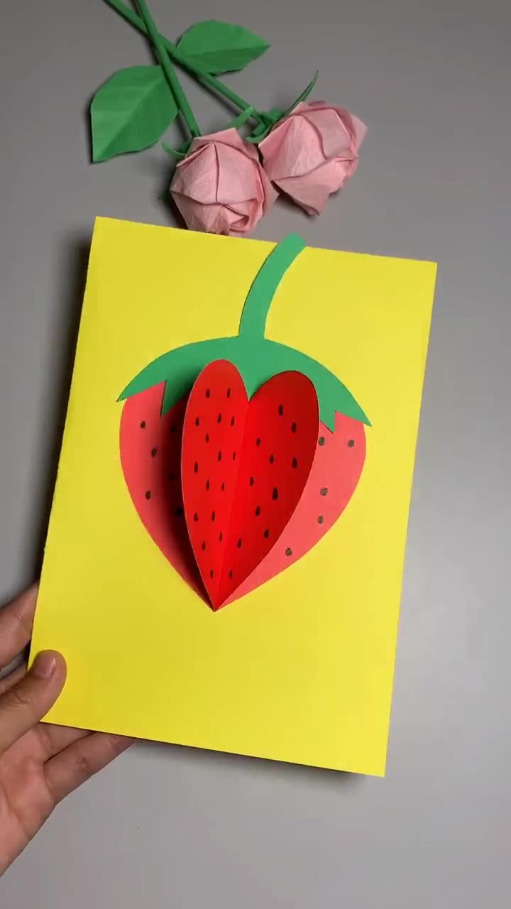 手工制作#简单的草莓贴画,幼儿园