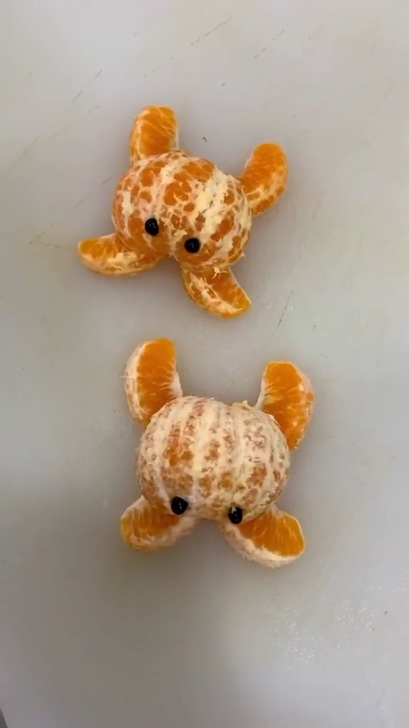 春日野餐好去处#桔子也可以摆成螃蟹@全民小视频