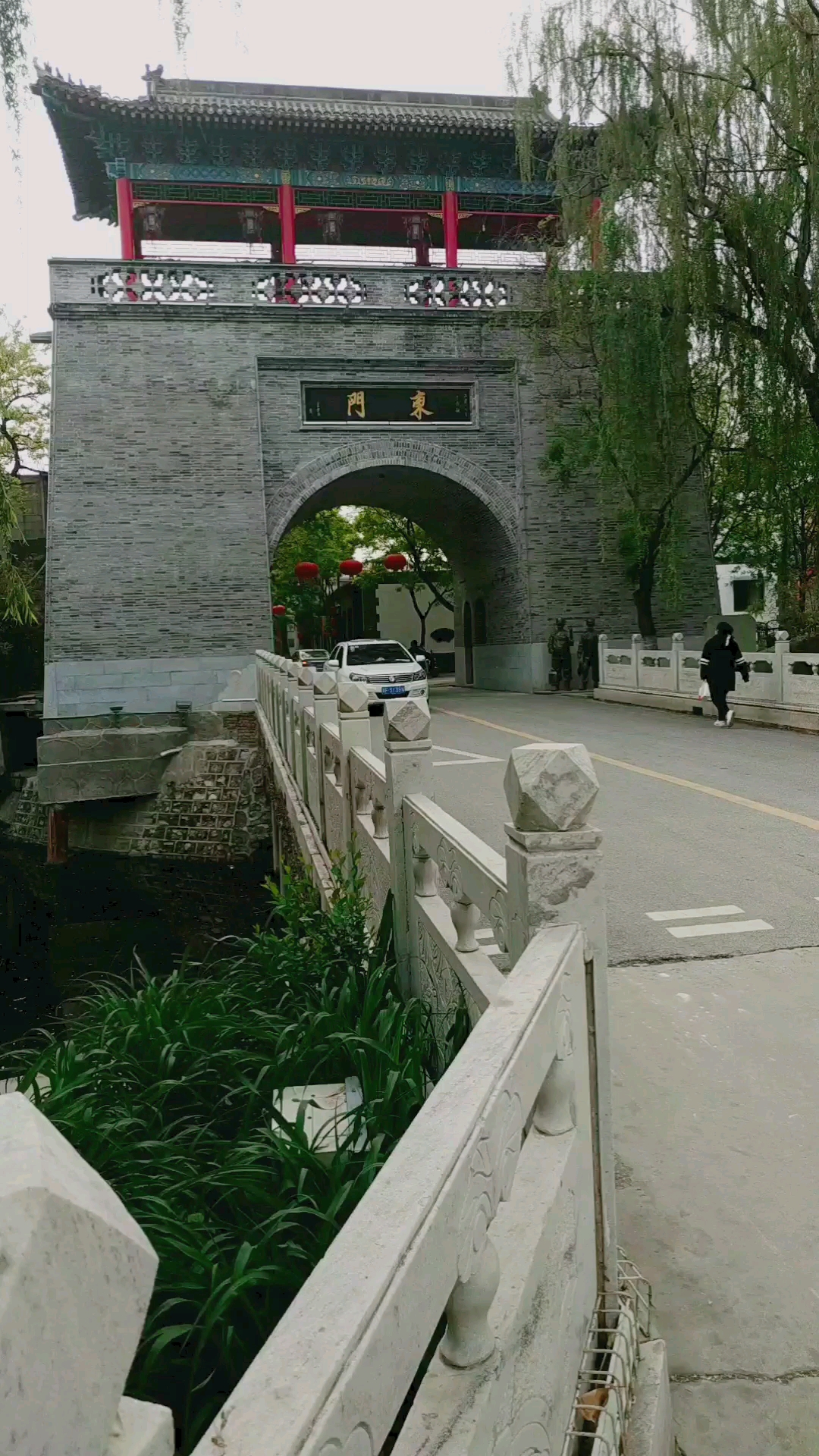 千年古镇大激店,东门.