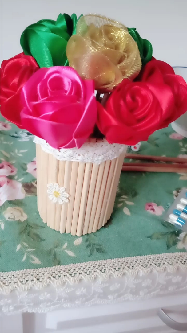 别人家的筷子用来吃饭,我家的用来做花瓶