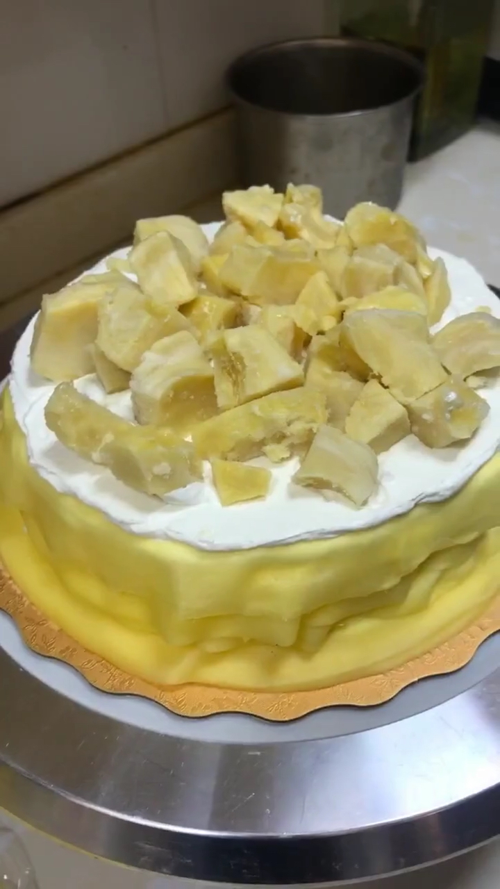 榴莲千层蛋糕  就是这个味