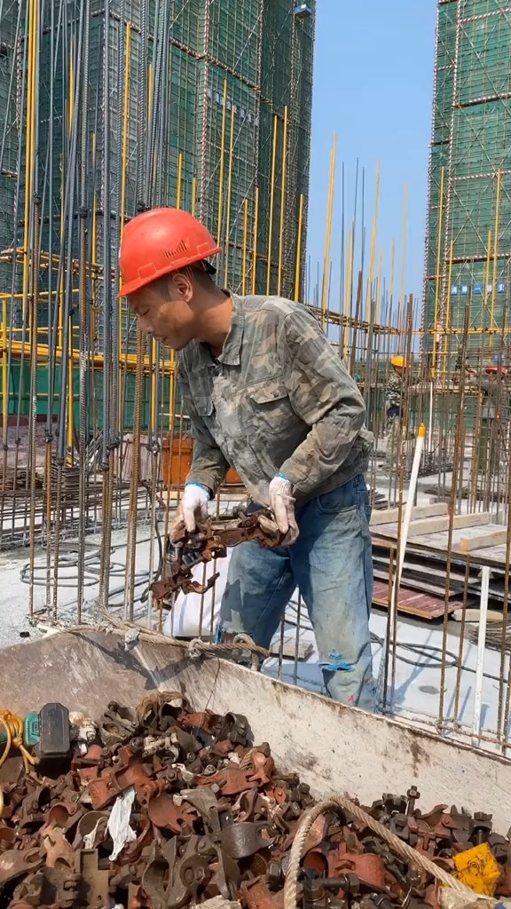 今天你若不努力明天就跟我干工地