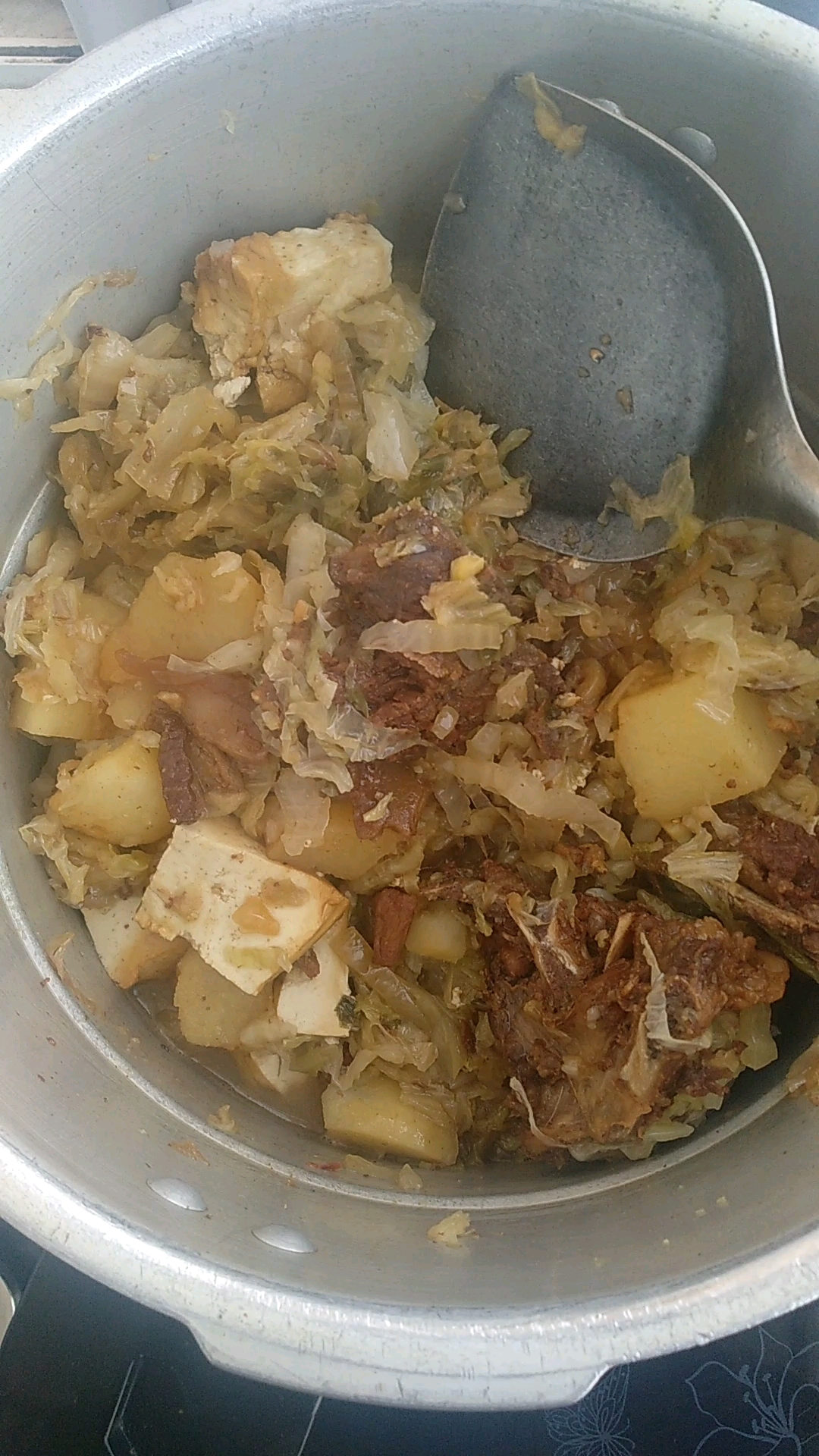 【烩酸菜】天气越来越热最后一顿内蒙大烩菜!