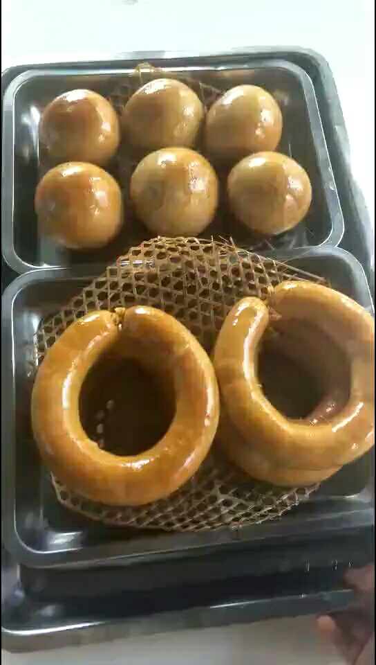 小肚粉肠熏好了