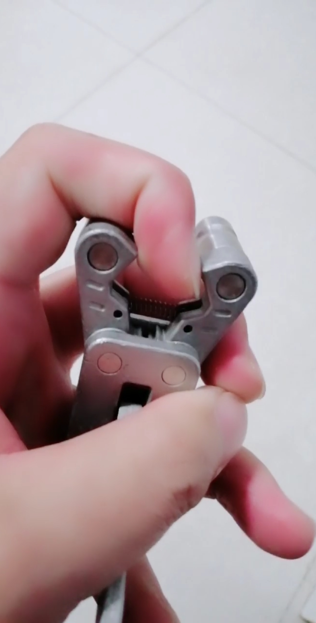 齿轮联动撒放器