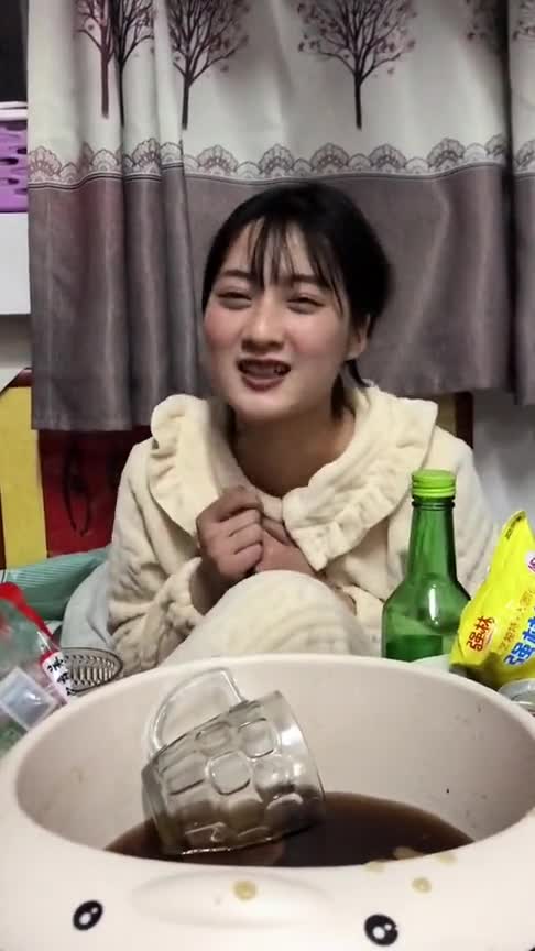 女生喝醉后哭起来的样子有多可爱