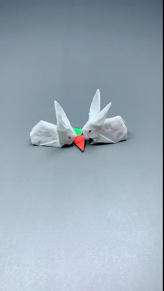 手工制作#用纸巾折只小白兔,小朋友们可喜欢了-度小视