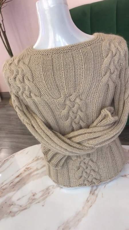 成人棒针麻花款套头毛衣 用线:16团 克利大衣线 用量:1斤(10团)-度小