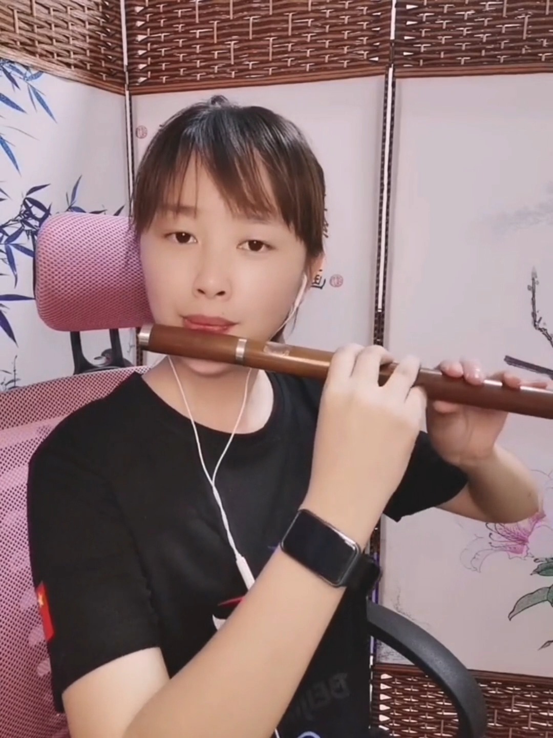 迷惑行为大赏#姑娘竹笛吹奏《江山无限》,笛声清脆悠扬,悦耳舒心!