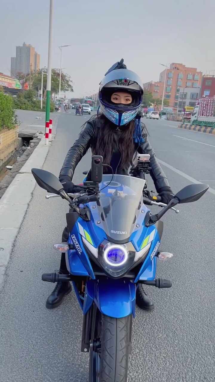 机车#骑机车久了,居然想在后座带个妹子,这是怎么了?