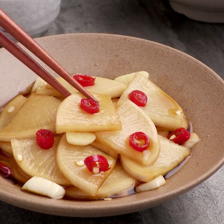 美食好吃的.#酸爽开胃的酸辣凉拌萝卜