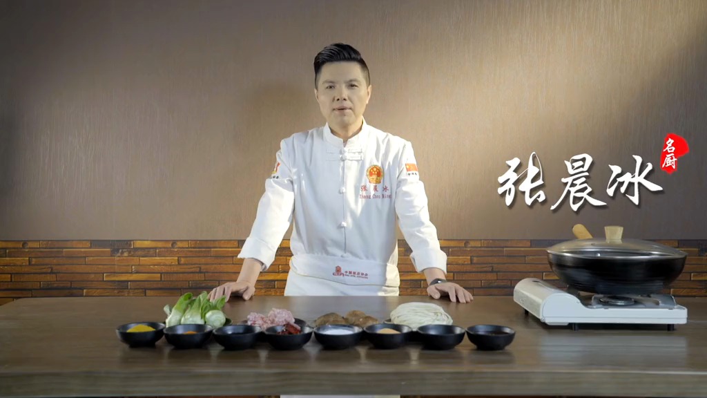 镜头里的春天#20年饭店女厨教做红烧鱼,煎鱼切记