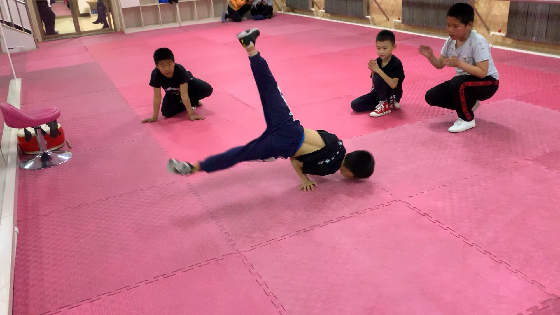 带上全民去旅行#街舞教学大风车