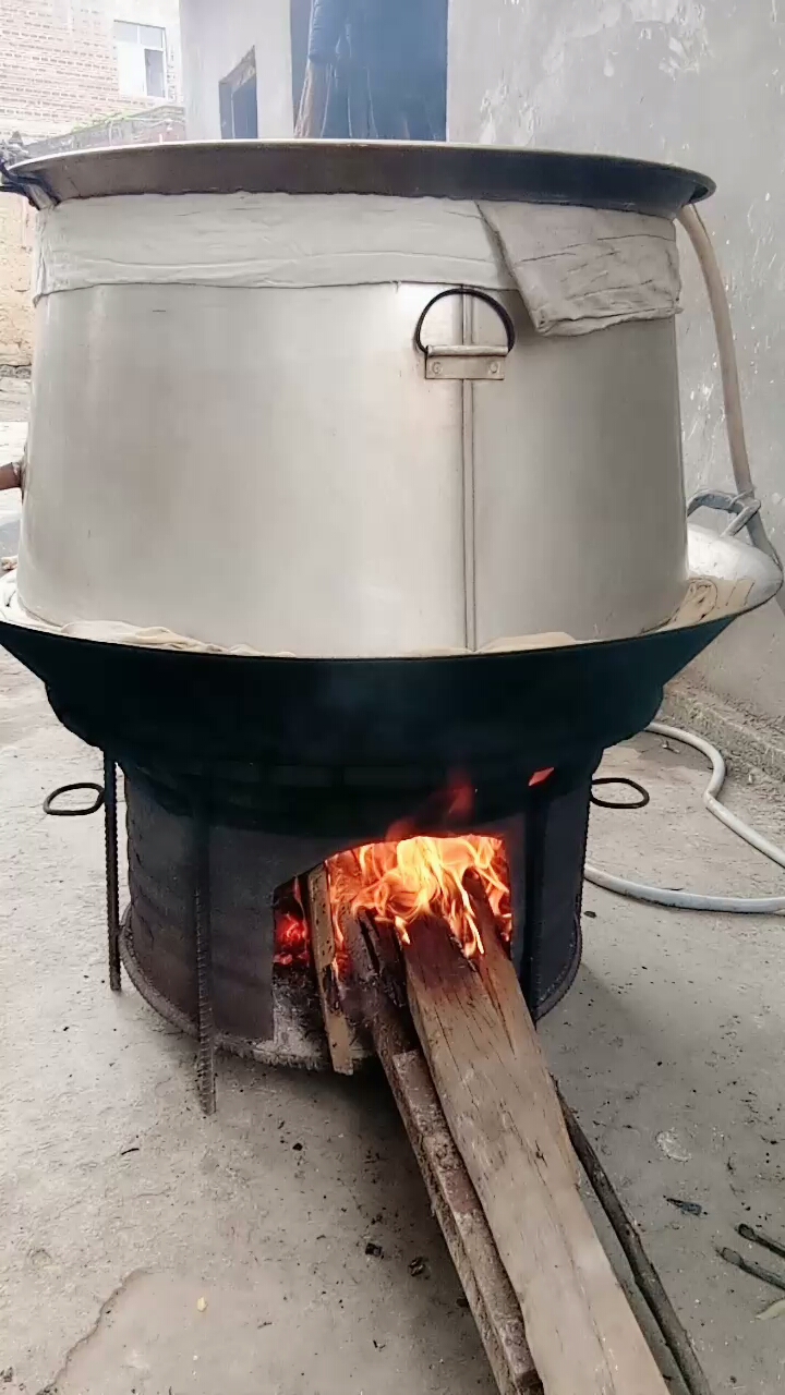 小锅酒小锅酒    有喝酒的来一起喝