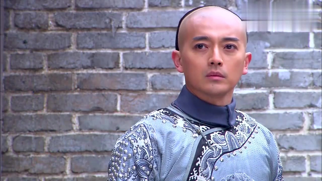 美璃身体不适永赫上前搀扶 ,哪料又被靖轩看到,误会解不开了