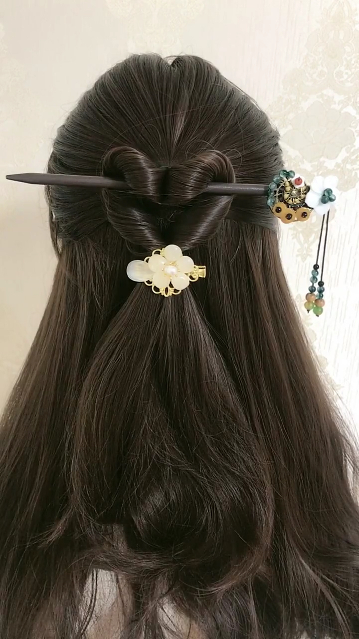 我是发型师#简单好看 一支发簪搞定