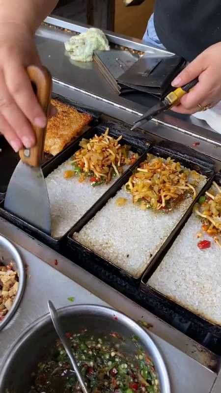 百吃不厌的现烤锅巴,湘西路边摊的绝对c位!