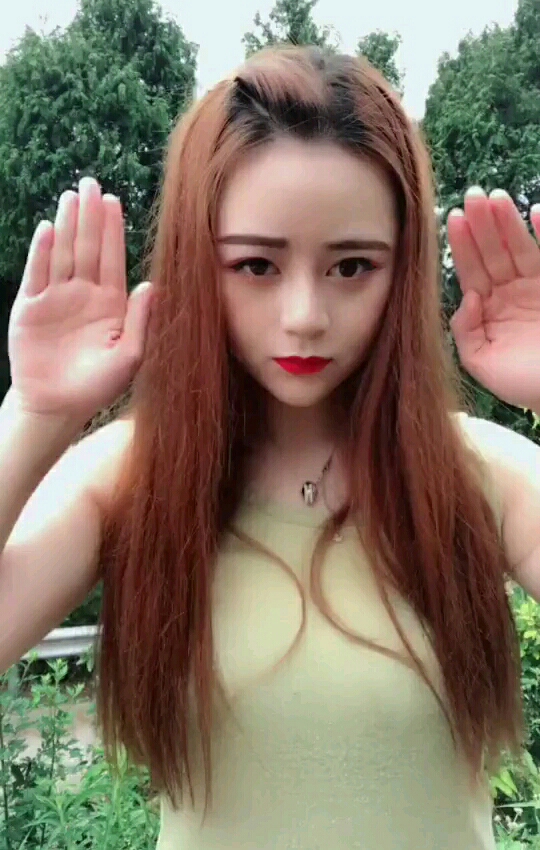 一根面西施.