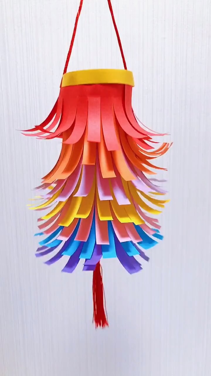 用彩条做一个七彩灯笼,超好看哟