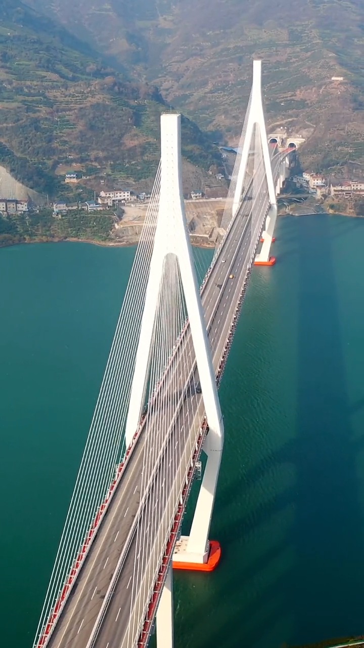 秭归长江大桥建成,方便了脐橙的运输,地标建筑,带你看风景,航拍最美