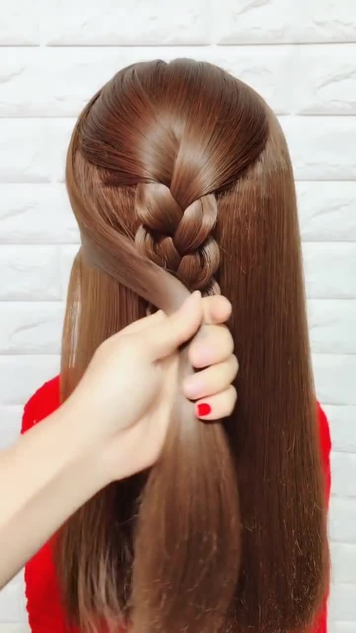 简单盘头发1543411701921