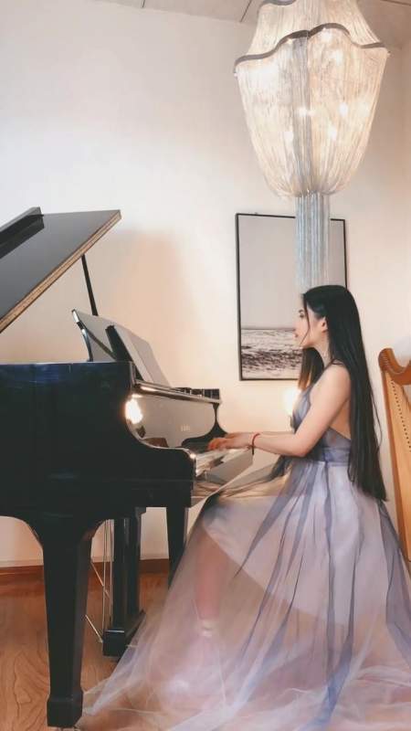 6条评论 0/100 回复 华夏2s1天前 英国留学的陈艺鑫.