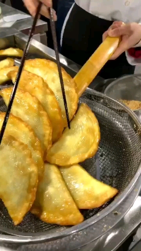 早餐店炸出来的韭菜盒子