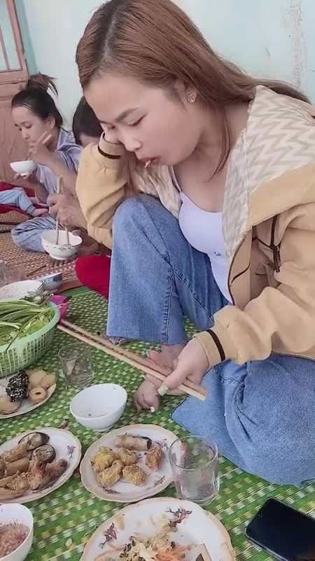 越南饮食清淡,所以阿妹都很苗条,很难见到胖子