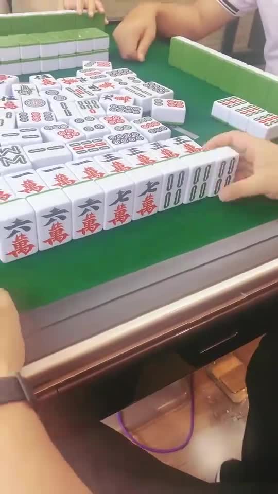 高手打牌,把看牌的都整神了,这结局太意外了