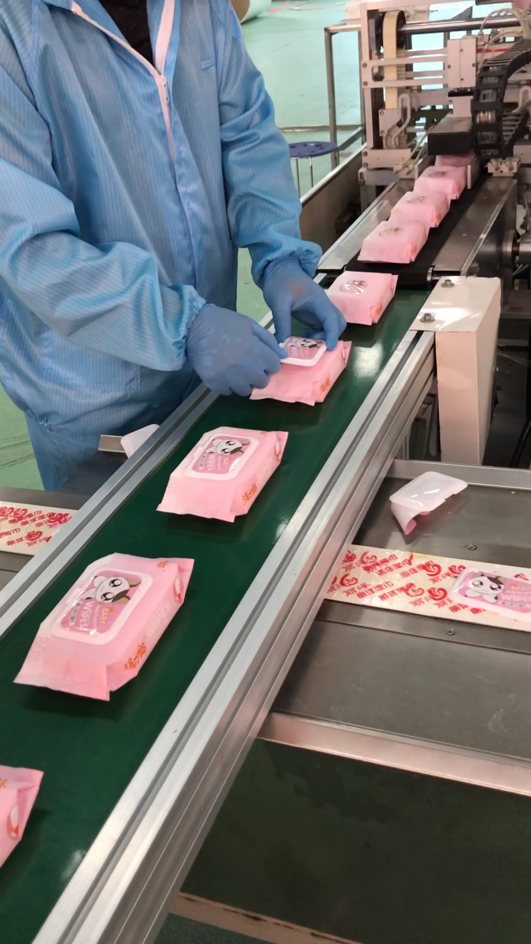老兵创业#退役了,战友几个创办了湿巾洁面巾生产厂