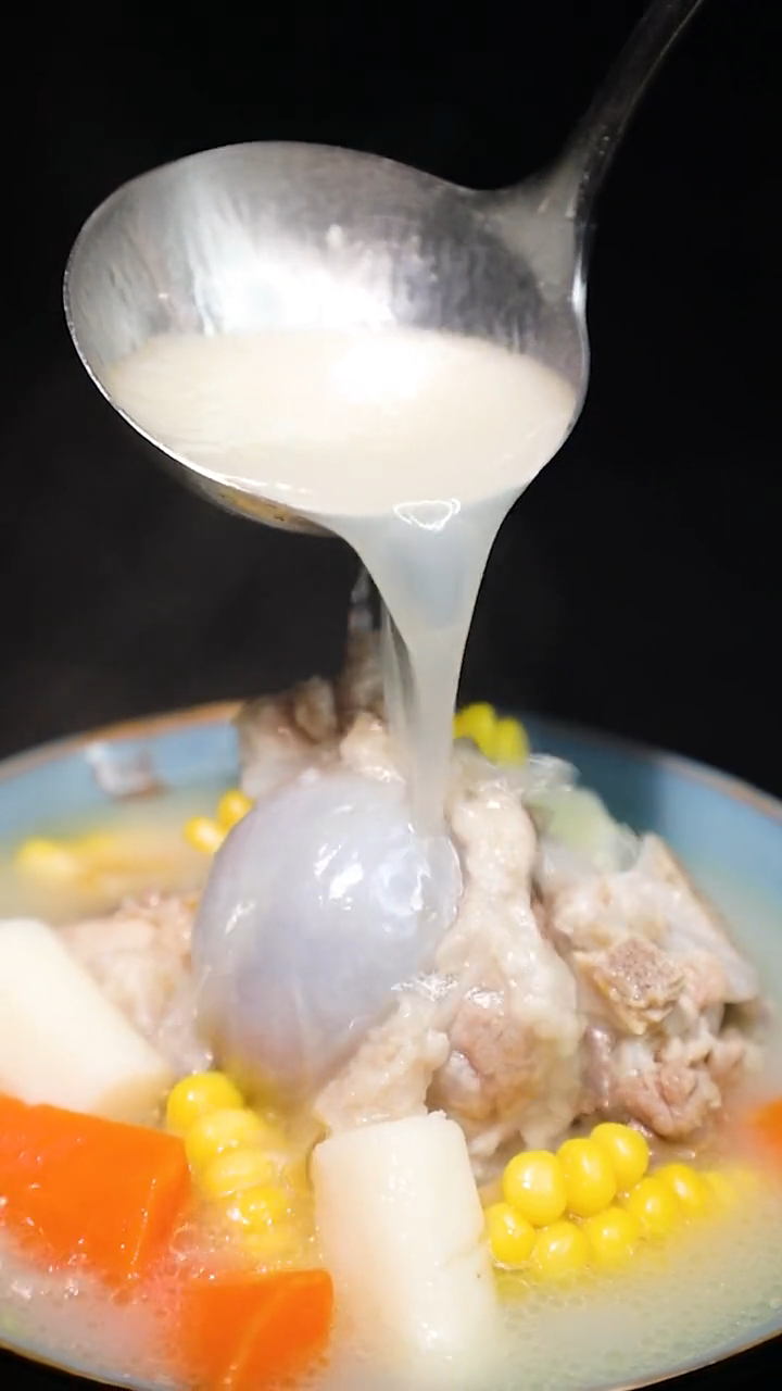 筒子骨汤的做法.