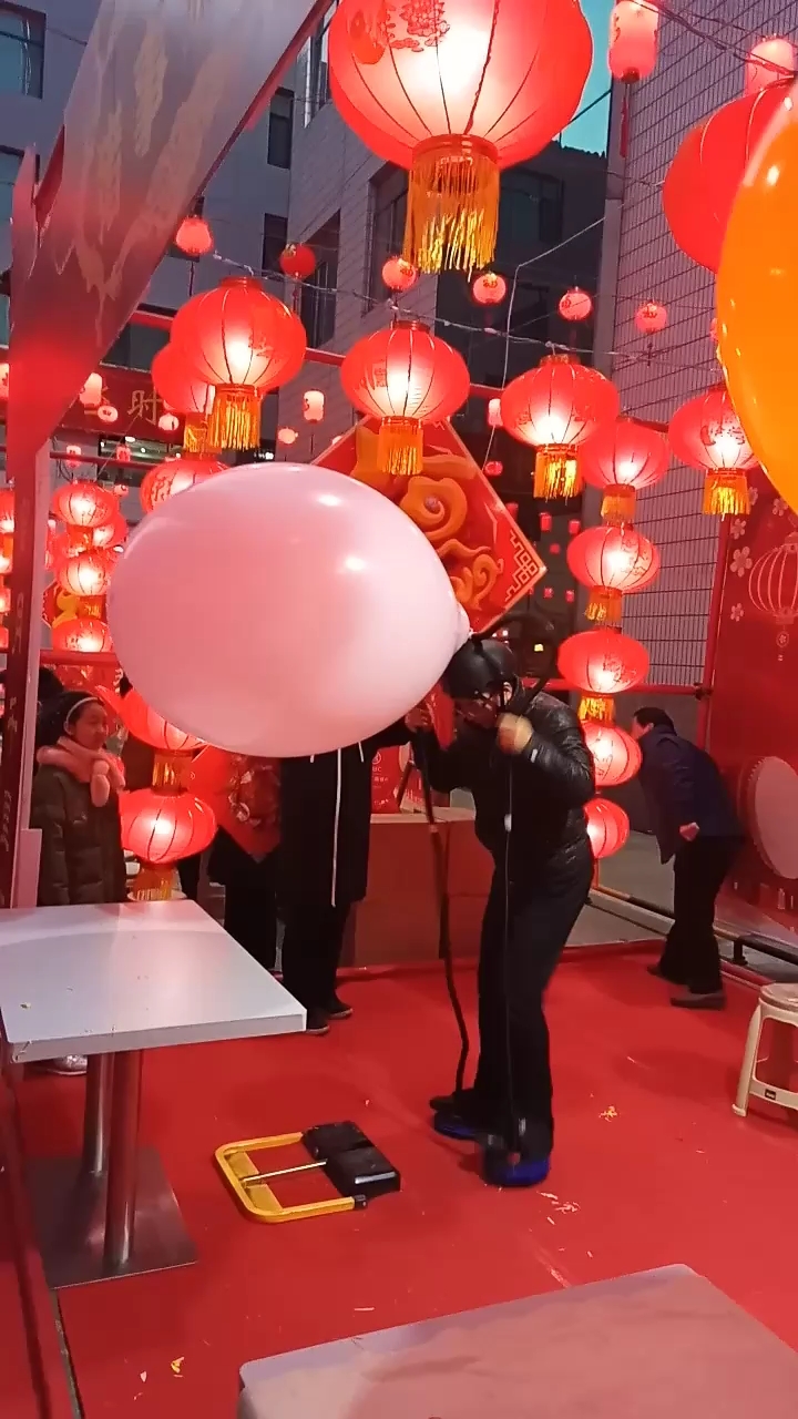给气球打气